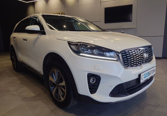 Подержанный автомобиль Kia Sorento 2018 года (3 фото)