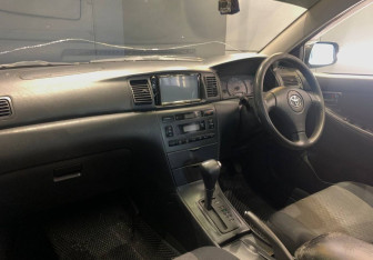 Подержанный автомобиль Toyota Corolla Hatchback 2003 года (12 фото)