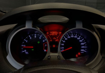 Подержанный автомобиль Nissan Juke 2014 года (12 фото)