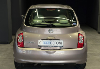 Подержанный автомобиль Nissan March Hatchback 2007 года (6 фото)