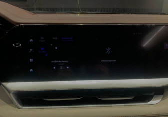 Подержанный автомобиль Geely Monjaro 2023 года (12 фото)