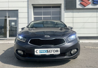 Подержанный автомобиль Kia Ceed Wagon 2012 года (2 фото)
