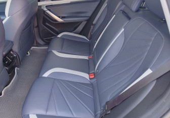 Подержанный автомобиль Geely Atlas 2024 года (12 фото)