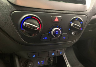 Подержанный автомобиль Hyundai Solaris Sedan 2018 года (12 фото)