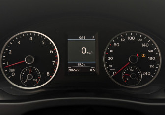 Подержанный автомобиль Volkswagen Tiguan 2012 года (20 фото)