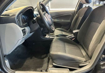 Подержанный автомобиль Nissan Almera Classic 2010 года (12 фото)