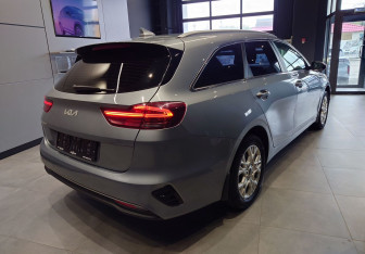 Подержанный автомобиль Kia Ceed Wagon 2021 года (7 фото)