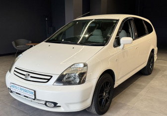 Подержанный автомобиль Honda Stream 2003 года (2 фото)