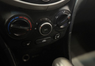 Подержанный автомобиль Hyundai Solaris Sedan 2013 года (13 фото)