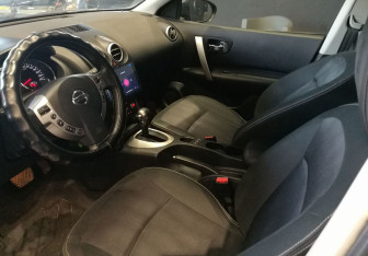 Подержанный автомобиль Nissan Qashqai 2013 года (9 фото)