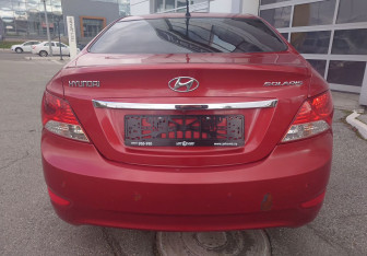 Подержанный автомобиль Hyundai Solaris Sedan 2013 года (6 фото)