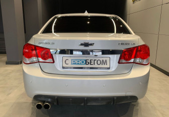 Подержанный автомобиль Chevrolet Cruze Sedan 2012 года (6 фото)